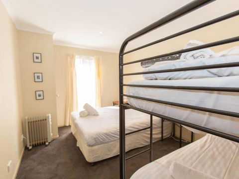 Acacia 5 / 2 Kirwan Close - Accommodation Fremantle 4