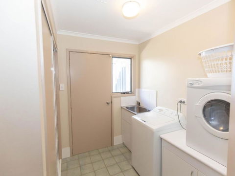 Acacia 5 / 2 Kirwan Close - Accommodation Fremantle 3