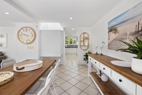 1 / 67 Noosa Parade - Accommodation Fremantle 1