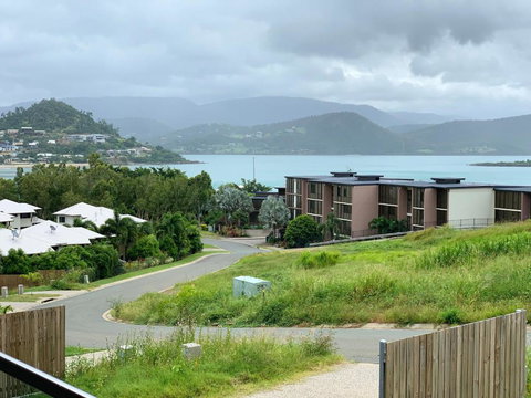 DAYDREAMING Airlie Beach Water Views & Only 200m To Boardwalk. - Accommodation Fremantle 2