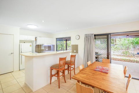 18 Naiad Court Rainbow Shores Modern Beach House Walk To Beach - Accommodation Fremantle 4
