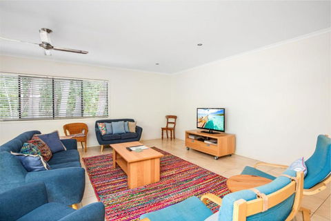 18 Naiad Court Rainbow Shores Modern Beach House Walk To Beach - Accommodation Fremantle 5