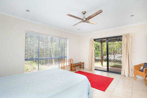 18 Naiad Court Rainbow Shores Modern Beach House Walk To Beach - Accommodation Fremantle 2