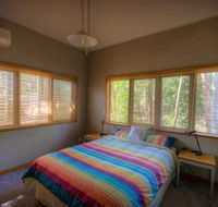 6 Satinwood Drive Rainbow Shores Stylish Beach House Free WiFi - Accommodation Fremantle