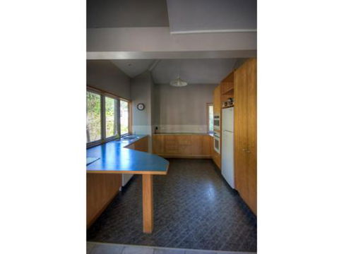 6 Satinwood Drive Rainbow Shores Stylish Beach House Free WiFi - Accommodation Fremantle 5