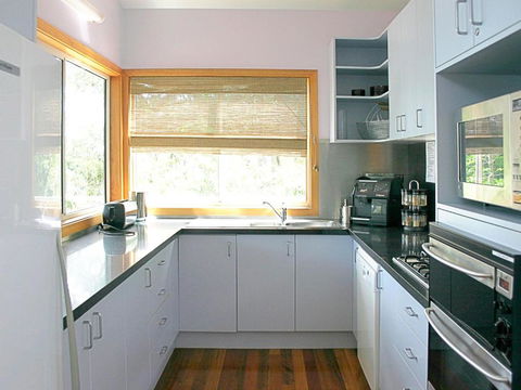 Vainui - Accommodation Fremantle 5