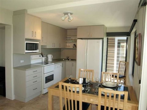 AtBLUEYS - Accommodation Fremantle 6
