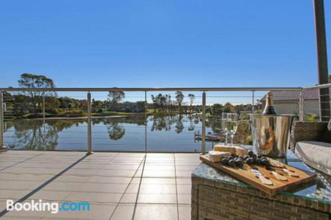 Cypress Townhouse 23 Suite - Accommodation Fremantle 0