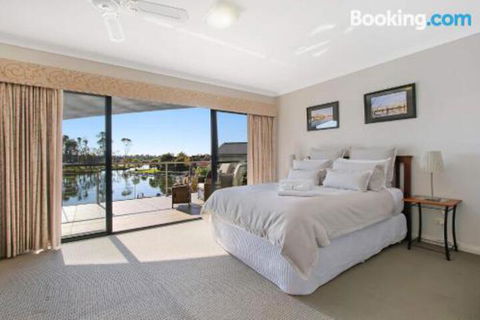 Cypress Townhouse 23 Suite - Accommodation Fremantle 6