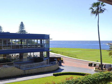 Anchorage AtHarbourside Magnificent Views - Accommodation Fremantle 3