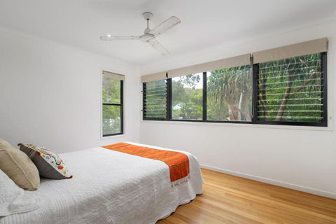 12 Naiad Court Pool Sleeps 8 Close To Beach - Accommodation Fremantle 1