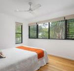 12 Naiad Court Pool sleeps 8 close to beach - Accommodation Fremantle