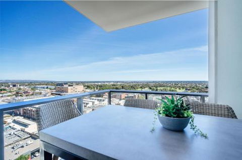 A Cut Above The West Pool Rooftop Bar Gym Wifi - Accommodation Fremantle 1