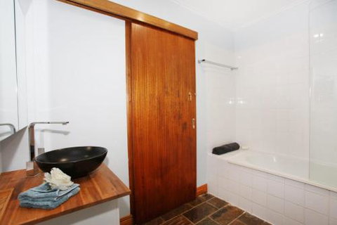 BEACH SHOPS & FABULOUS VACATION HOME! - Accommodation Fremantle 0