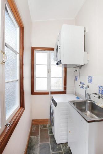 BEACH SHOPS & FABULOUS VACATION HOME! - Accommodation Fremantle 5