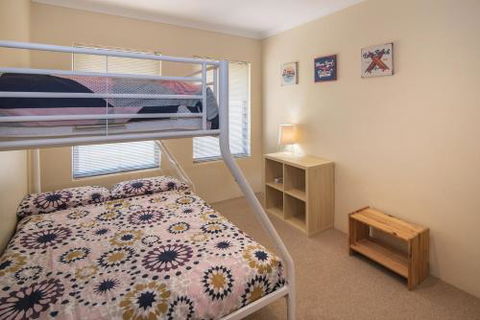 Acrosstheway - Accommodation Fremantle 4