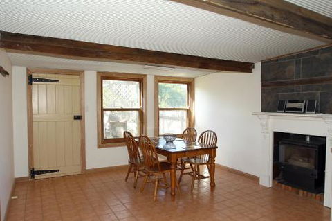 Stable Cottage - Accommodation Fremantle 6