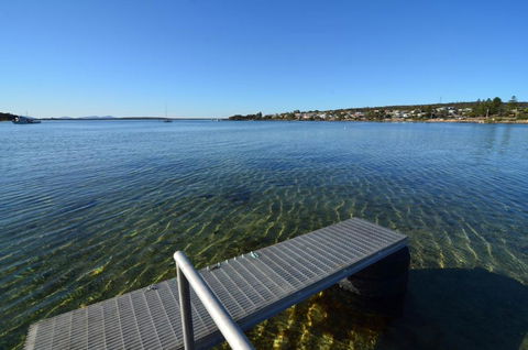 CDC 625 Beach House Incl.rear 2BR Studio - Accommodation Fremantle 1