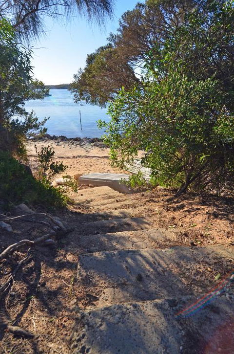 CDC 625 Beach House Incl.rear 2BR Studio - Accommodation Fremantle 5