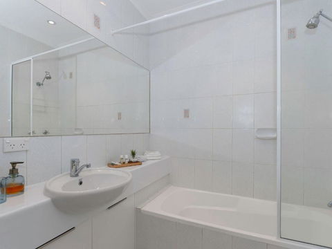 Allawah Palms Villa - Accommodation Fremantle 2