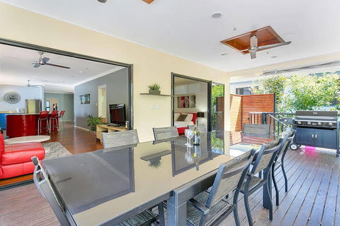 Aussie Beach House - Accommodation Fremantle 0