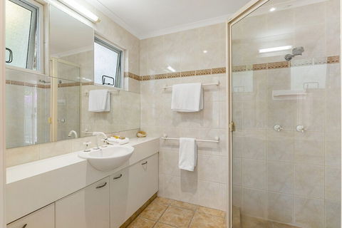 Stylish Apartment With Stunning Views Unit 7 Taralla 16 18 Edgar Bennett Avenue Noosa Heads - Accommodation Fremantle 2