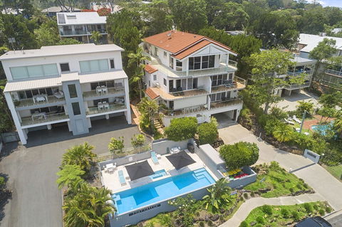 Stylish Apartment With Stunning Views Unit 7 Taralla 16 18 Edgar Bennett Avenue Noosa Heads - Accommodation Fremantle 0