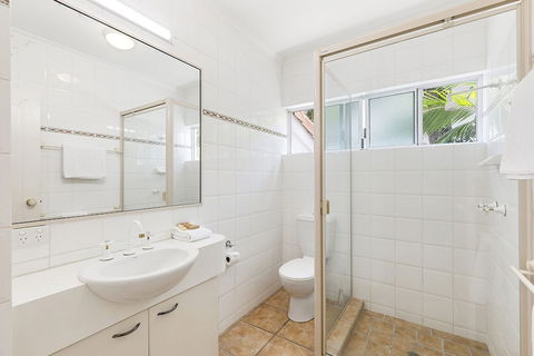 Stylish Apartment With Stunning Views Unit 7 Taralla 16 18 Edgar Bennett Avenue Noosa Heads - Accommodation Fremantle 4