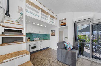 Beachfront Iglu Trinity Beach - Accommodation Fremantle 1
