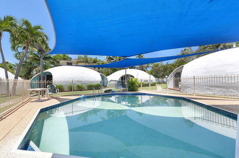 Beachfront Iglu Trinity Beach - Accommodation Fremantle 2