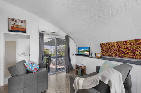 Beachfront Iglu Trinity Beach - Accommodation Fremantle 5