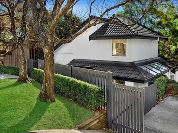 ALAN1 Leafy Tranquil Home - Accommodation Fremantle 6