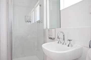 Easystay Studio Apartments - Accommodation Fremantle 4