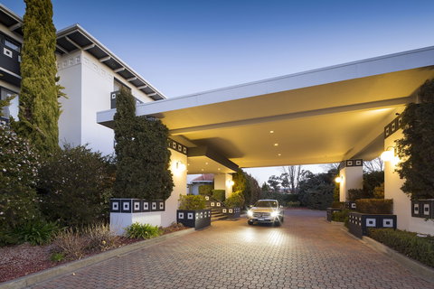 Ramada By Wyndham Diplomat Canberra - Accommodation Fremantle 0