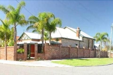 Above Bored Bed & Breakfast - Accommodation Fremantle 1