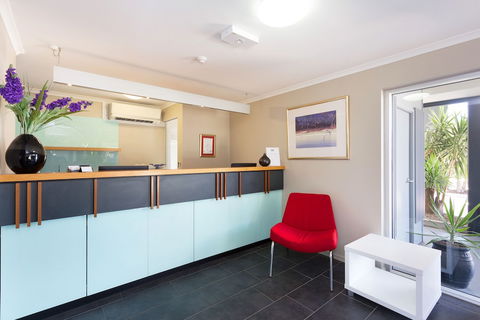 Rocklea International Motel - Accommodation Fremantle 1