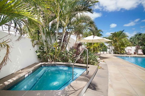 Ambience On Burleigh Beach - Accommodation Fremantle 3