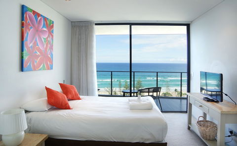 Ambience On Burleigh Beach - Accommodation Fremantle 5