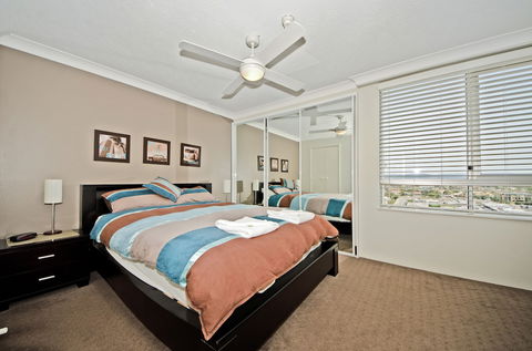 Burleigh Beach Tower - Accommodation Fremantle 4