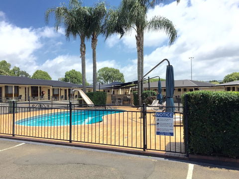 James Street Motor Inn - Accommodation Fremantle 2