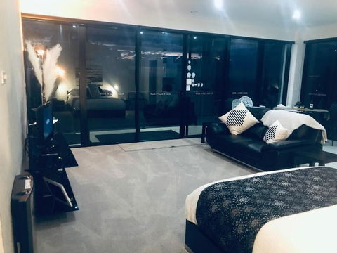 Sheer Pleasure Accommodation - Accommodation Fremantle 2