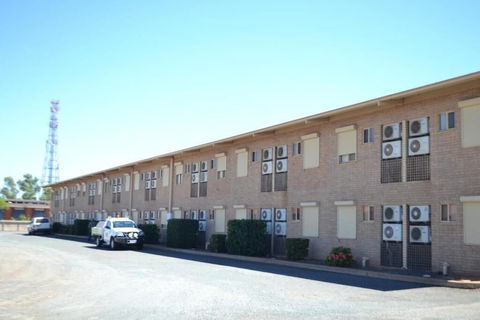 The Lodge Motel - Accommodation Fremantle 1