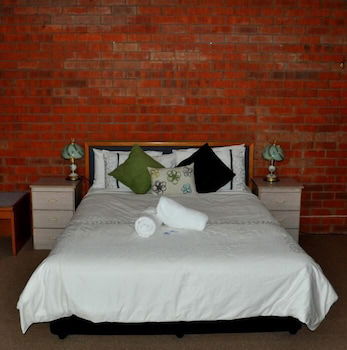 Merrijig Motor Inn Resort - Accommodation Fremantle 2