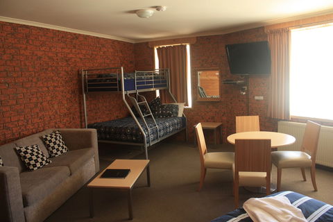Merrijig Motor Inn Resort - Accommodation Fremantle 4