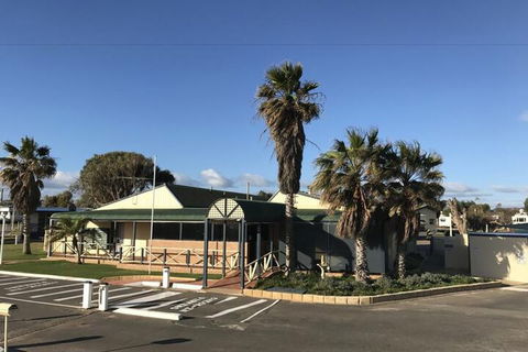 Sunset Beach Holiday Park - Accommodation Fremantle 1
