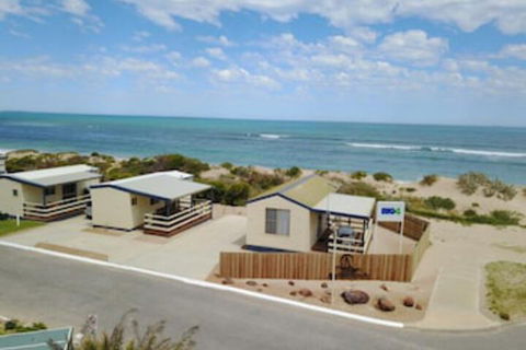 Sunset Beach Holiday Park - Accommodation Fremantle 0