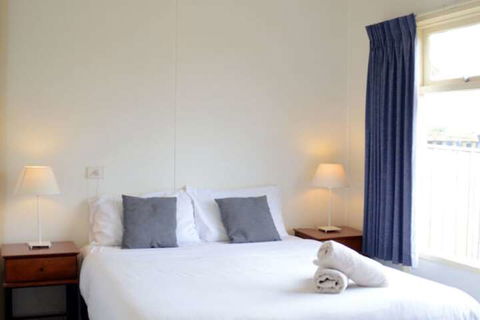 Hibiscus Heights - Accommodation Fremantle 2