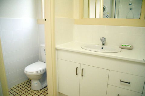Hibiscus Heights - Accommodation Fremantle 4