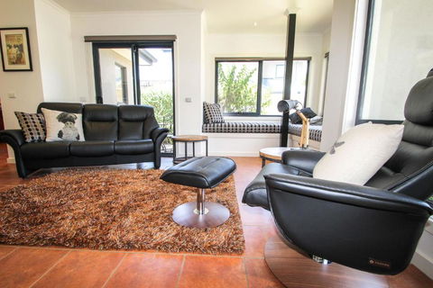 Avignon In Bright - Accommodation Fremantle 5