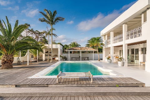 Your Luxury Escape - Bisque House - Accommodation Fremantle 2